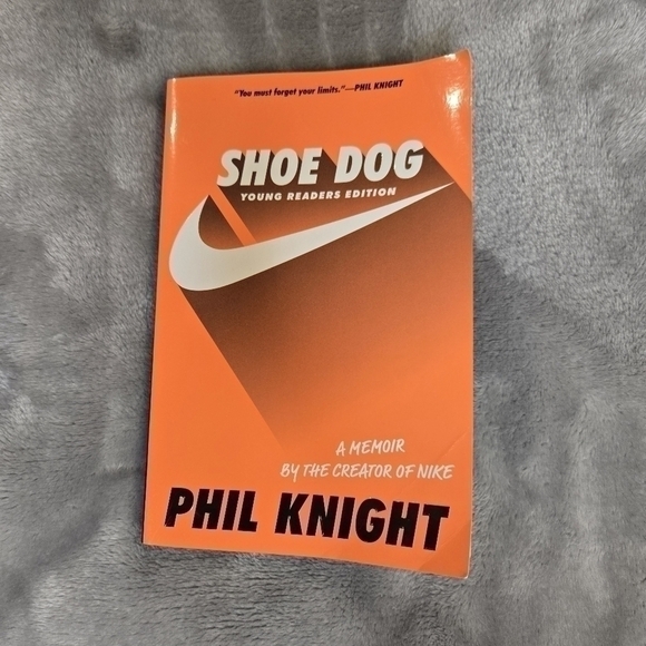 Shoe Dog: A Memoir by the Creator of Nike -- Phil Knight - Picture 1 of 12